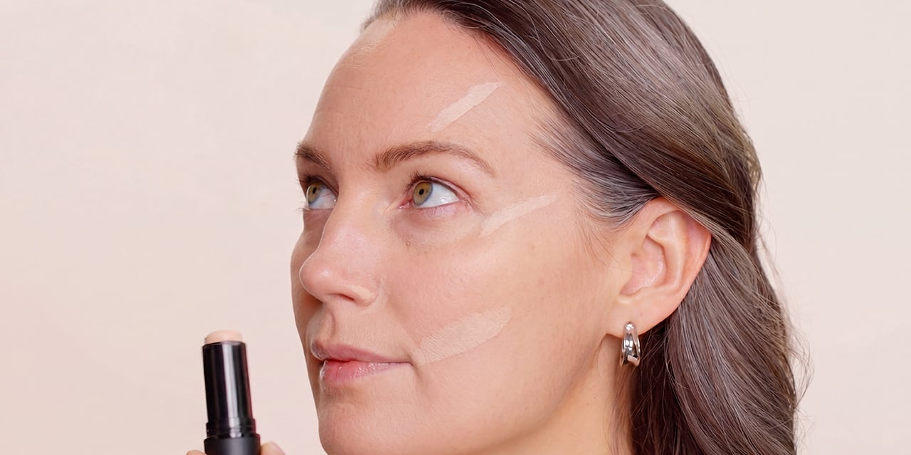 Place highlight contour or concealer at outer corners of eyes, mouth and above temple contour for the instant natural lift